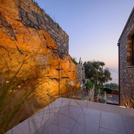 Mani Suites Agios Nikolaos  Buitenkant foto
