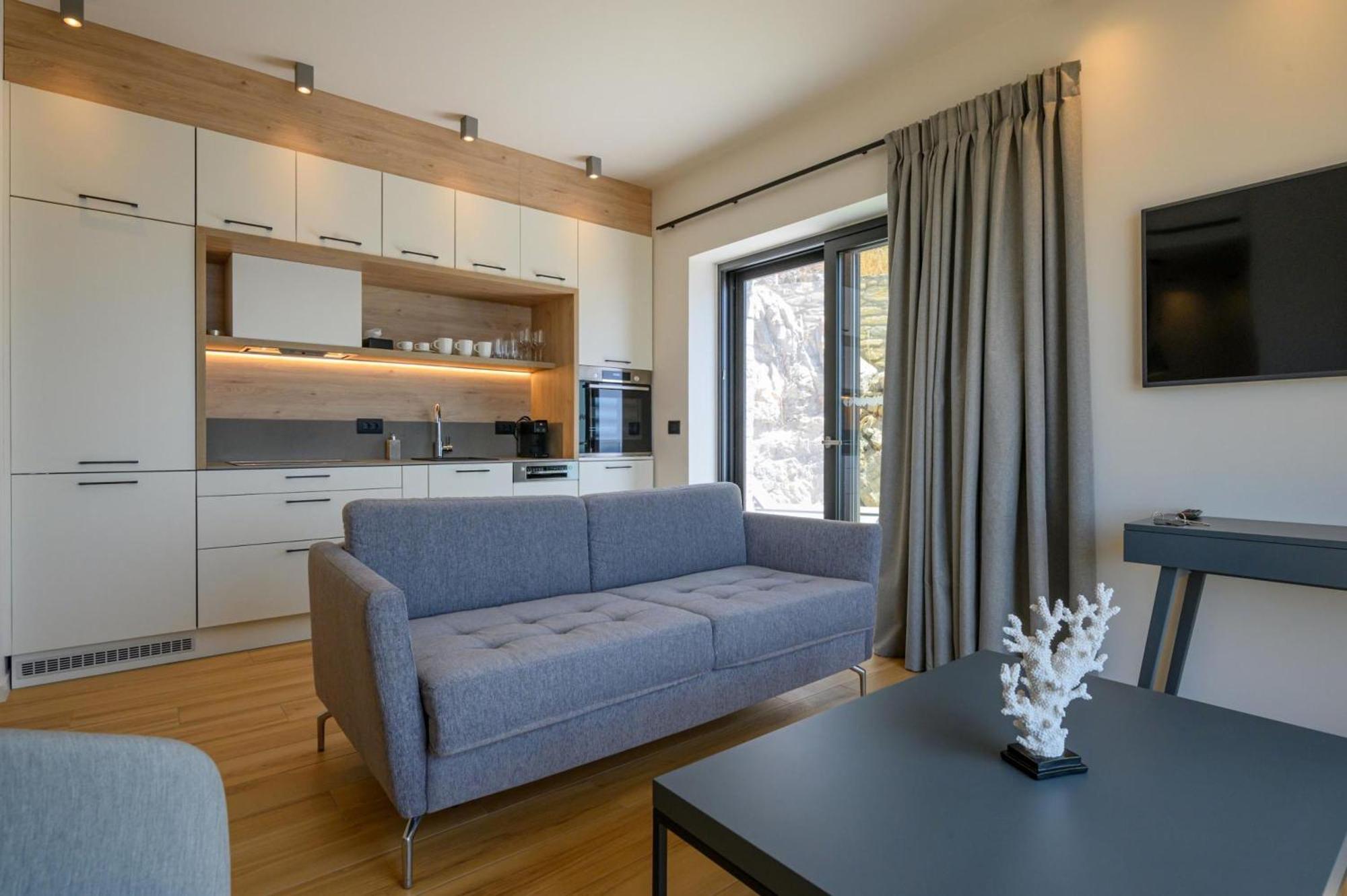 Mani Suites Agios Nikolaos  Buitenkant foto