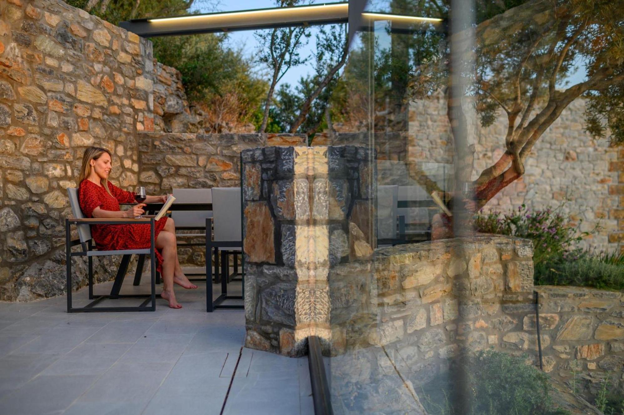 Mani Suites Agios Nikolaos  Buitenkant foto