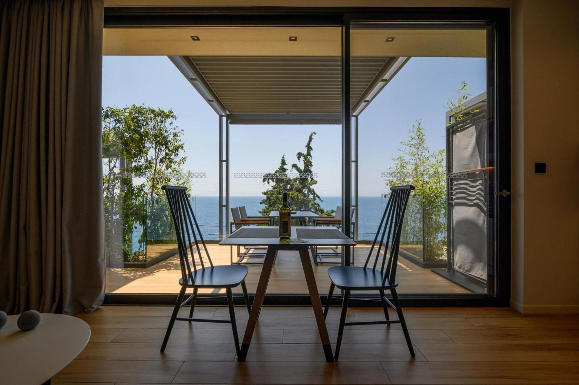 Mani Suites Agios Nikolaos  Buitenkant foto
