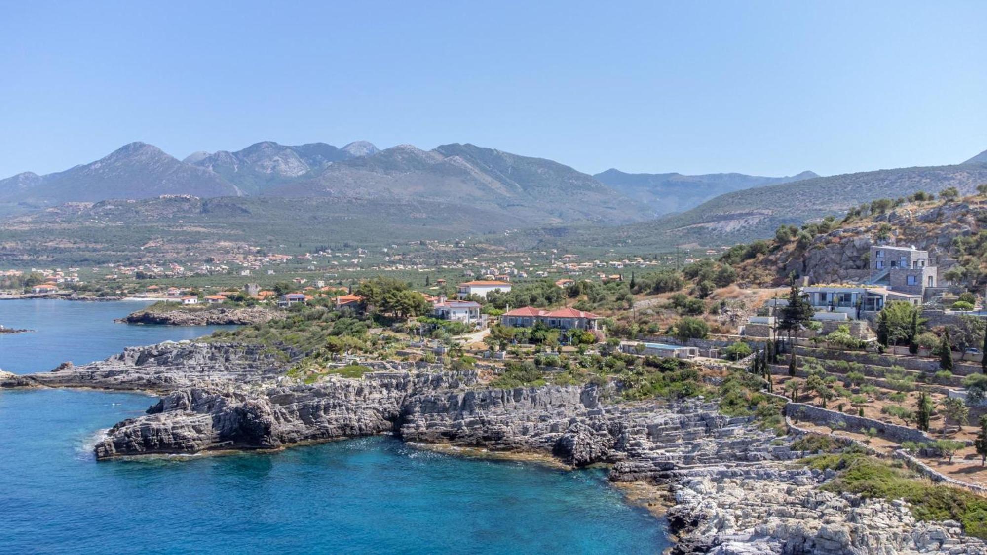Mani Suites Agios Nikolaos  Buitenkant foto