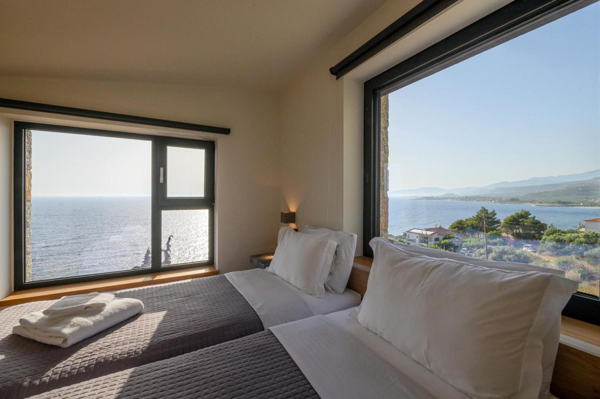 Mani Suites Agios Nikolaos  Buitenkant foto