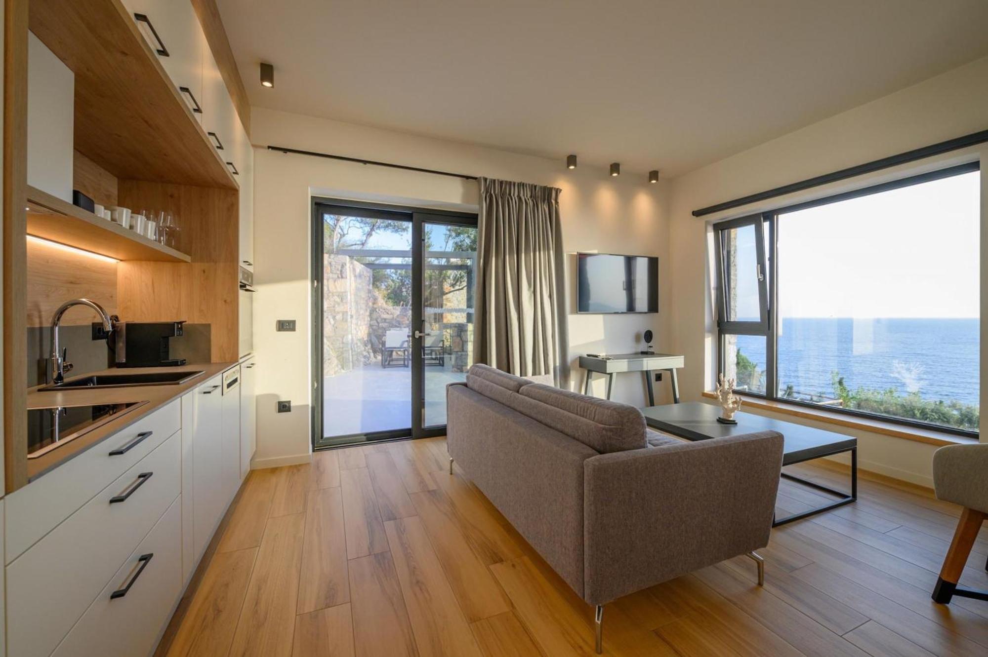 Mani Suites Agios Nikolaos  Buitenkant foto