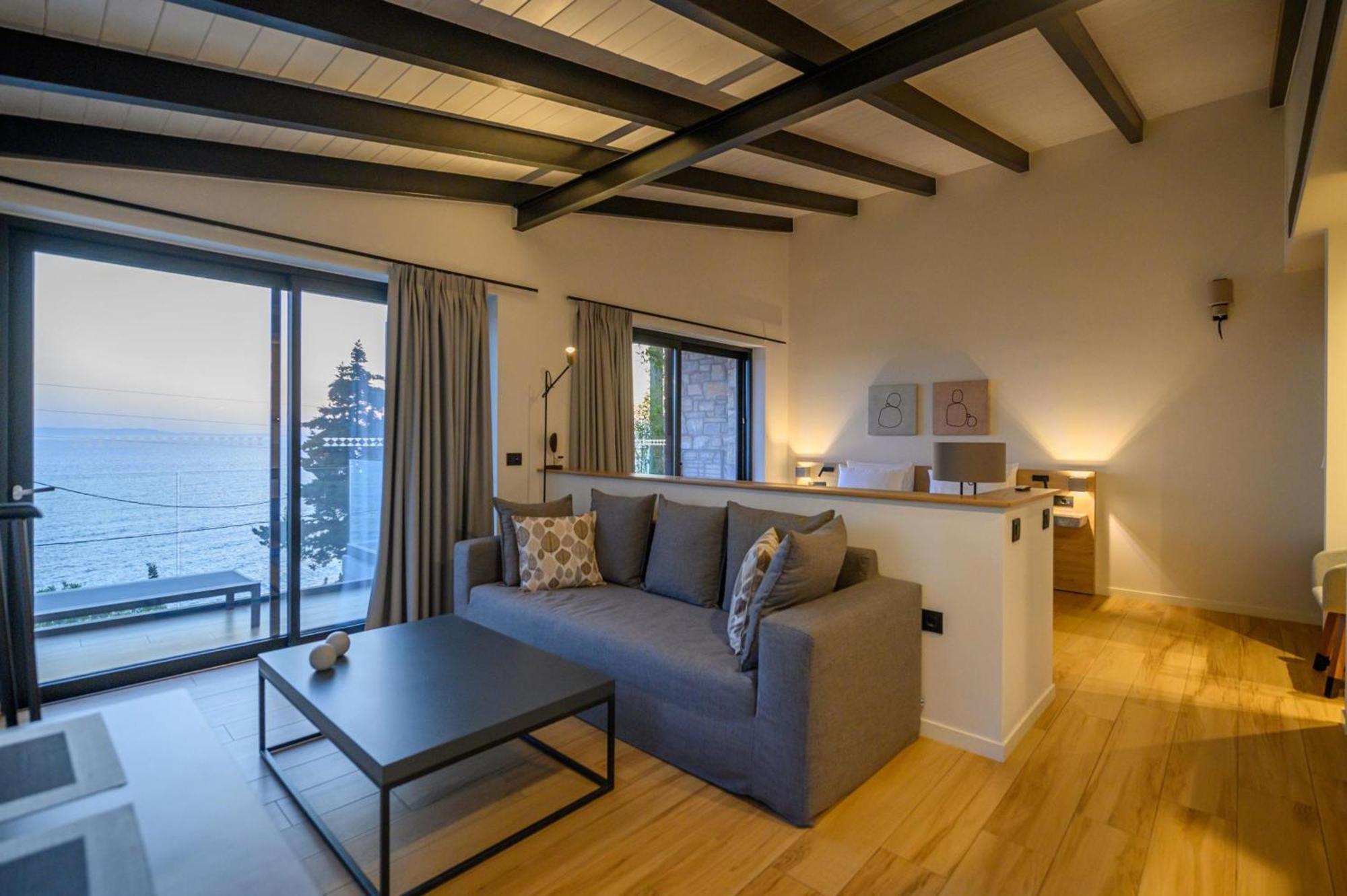 Mani Suites Agios Nikolaos  Buitenkant foto