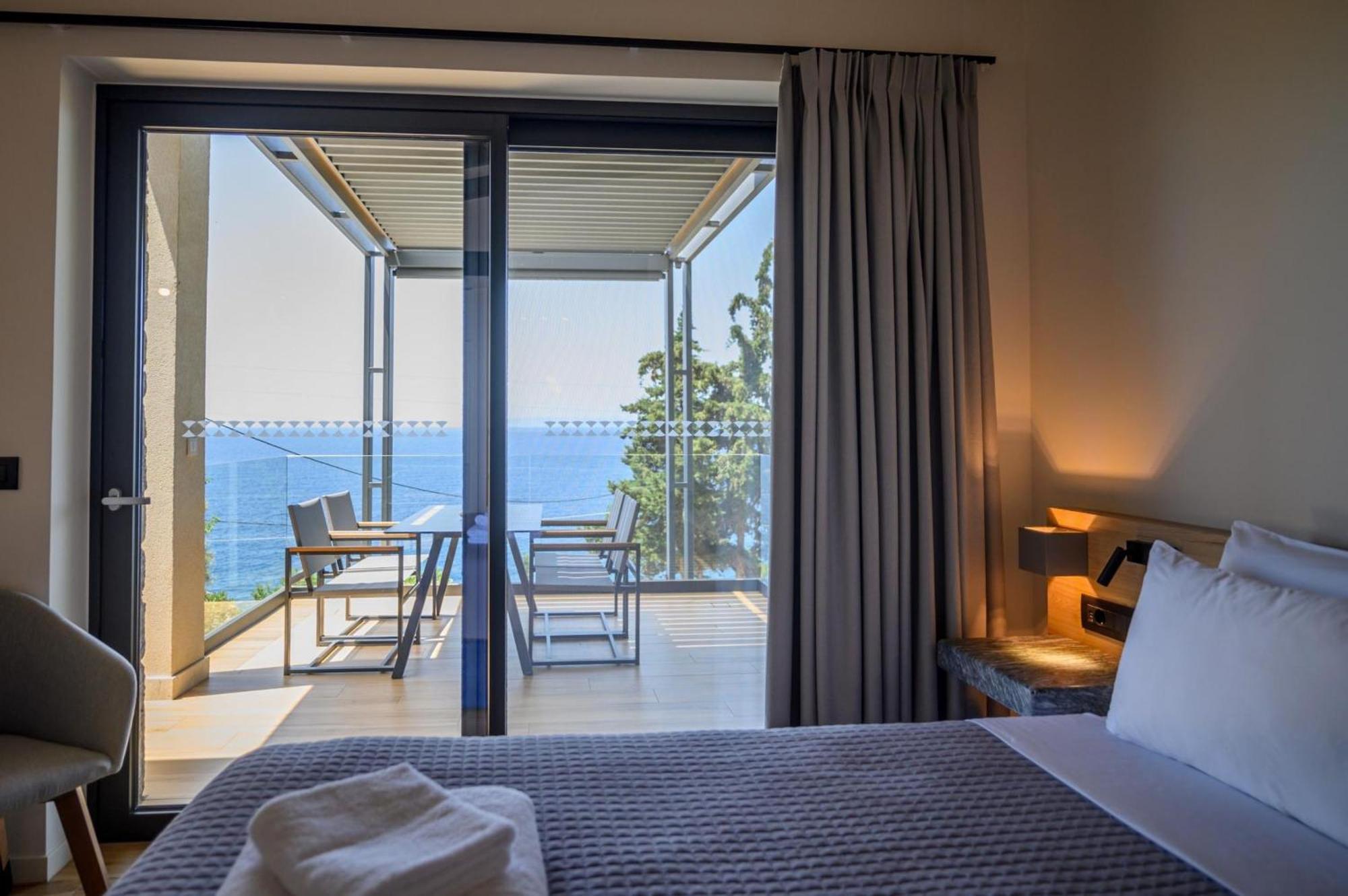 Mani Suites Agios Nikolaos  Buitenkant foto